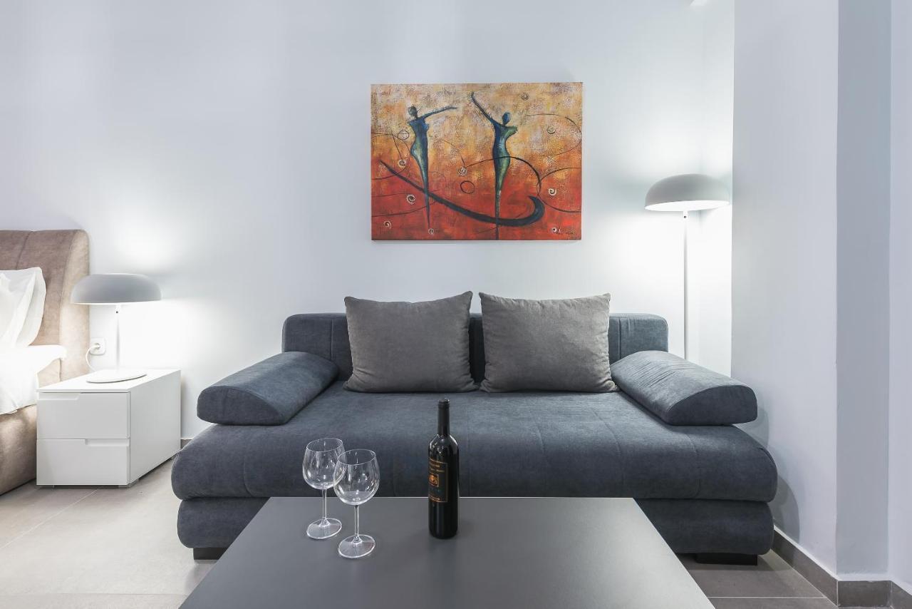 Iguana Gold Luxury Suites 1Min From Ermou Str Athens Exterior photo
